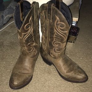 Laredo cowgirl boots